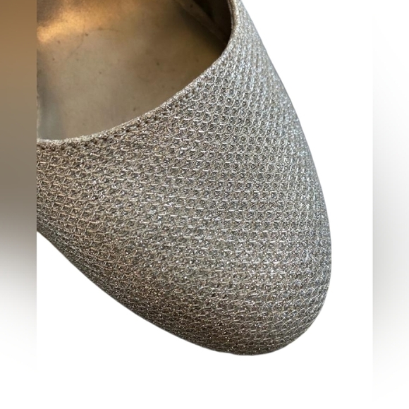 Size 9 3 inch Worthington sparkly heels closed toe pump prom formal - Picture 3 of 6